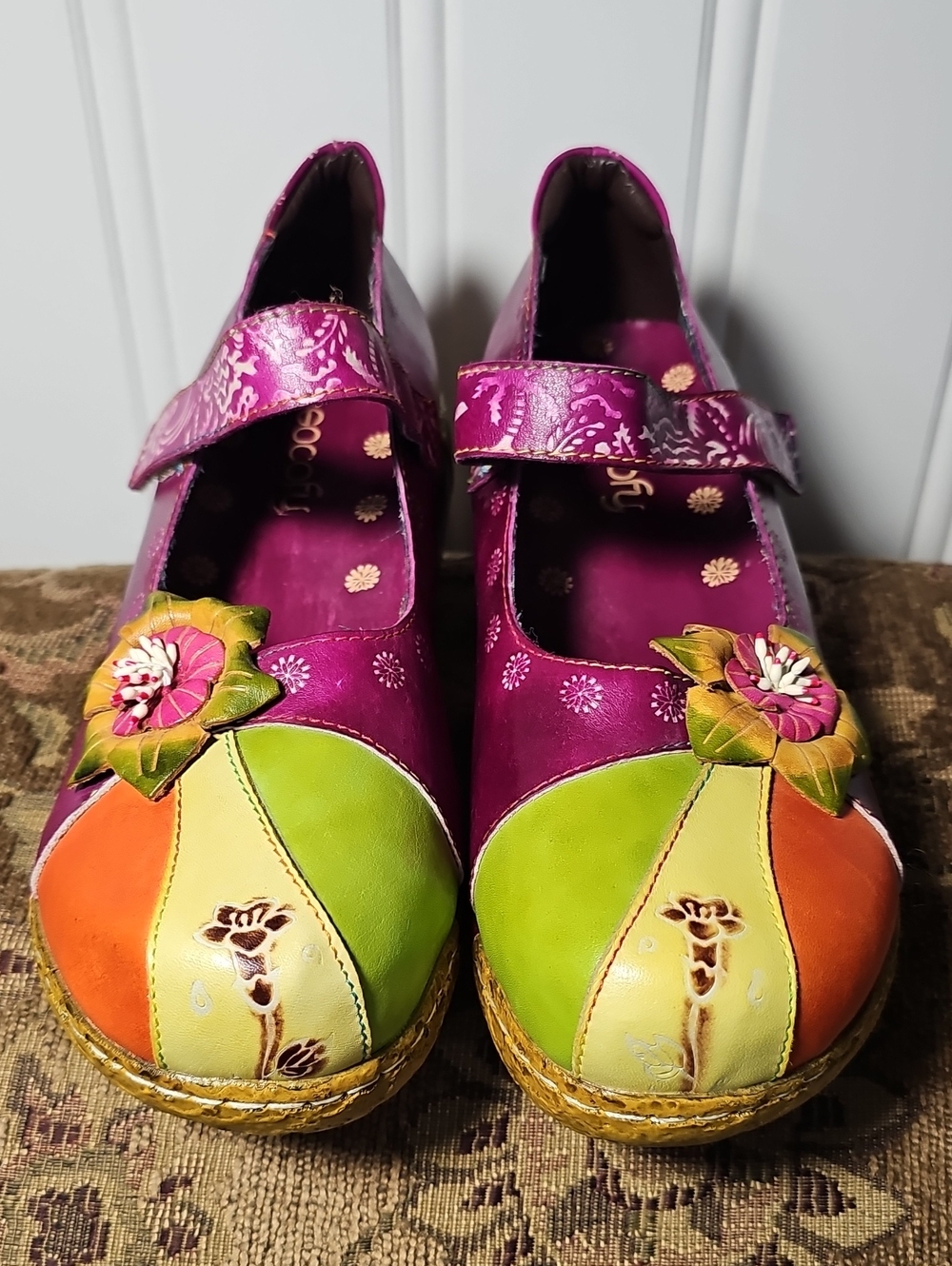 Socofy Women’s Colorblock Floral Mary Jane Shoes in Magenta and Green